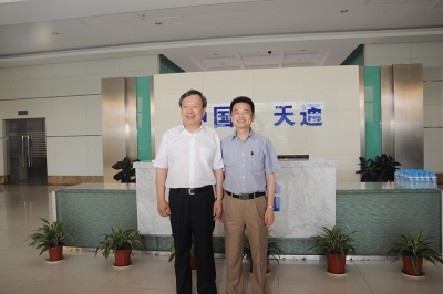 2012年，时任浙江省委副书记、省长夏宝龙视察狗万官网