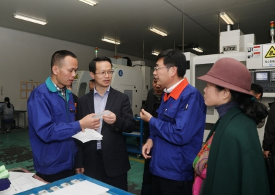 2018年11月28日，浙江省总工会副主席徐前一行狗万官网考察构建劳动关系和谐企业复评工作